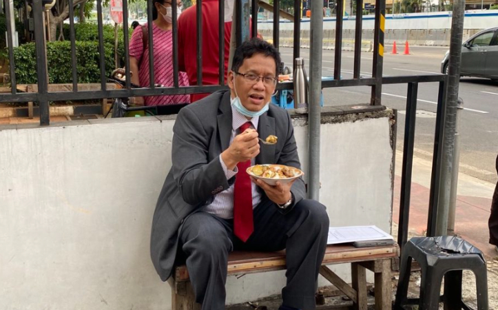 Purbaya Yudhi Sadewa makan di pinggir jalan 090920251